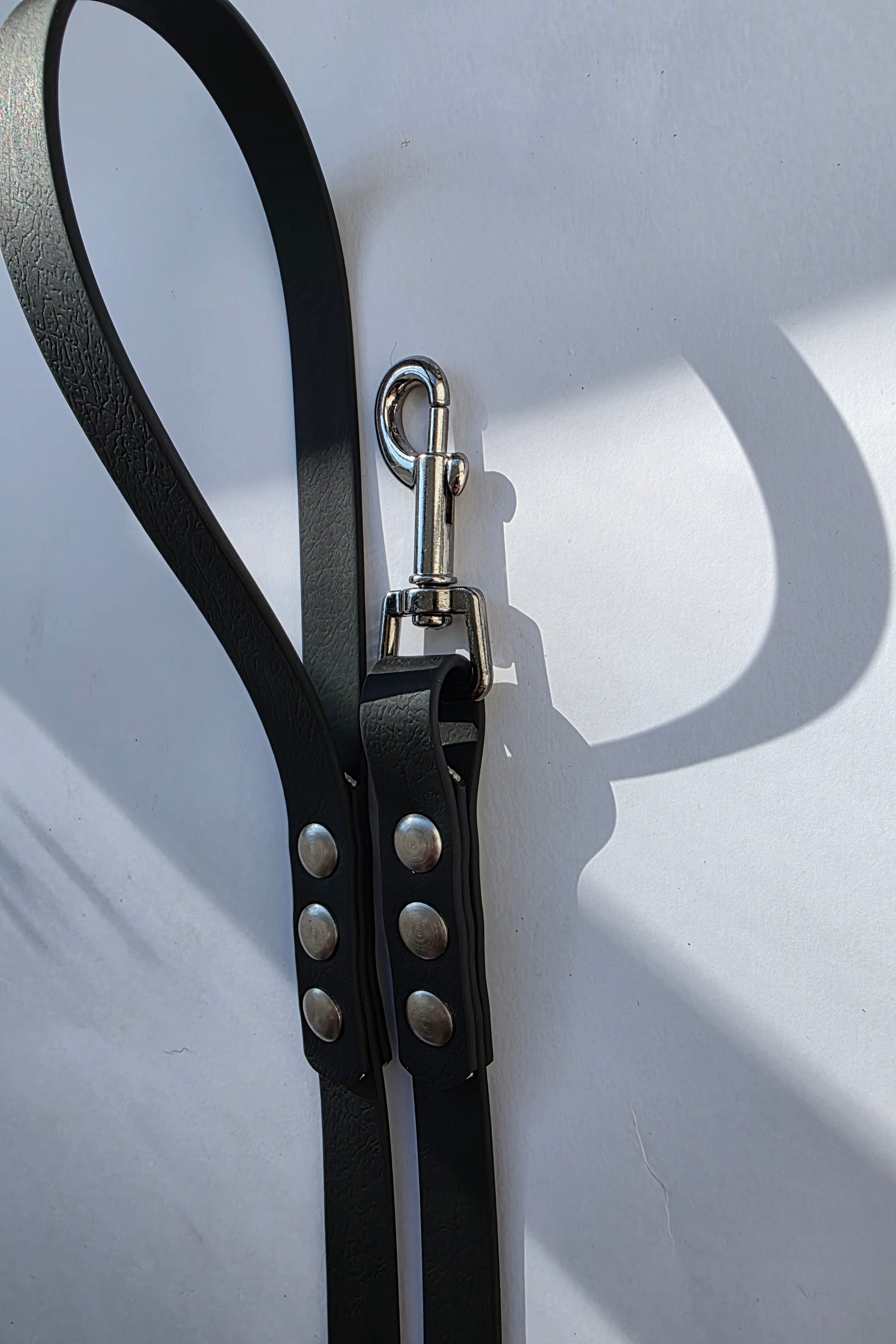 Pavadėlis dengtas PVC, Juodas