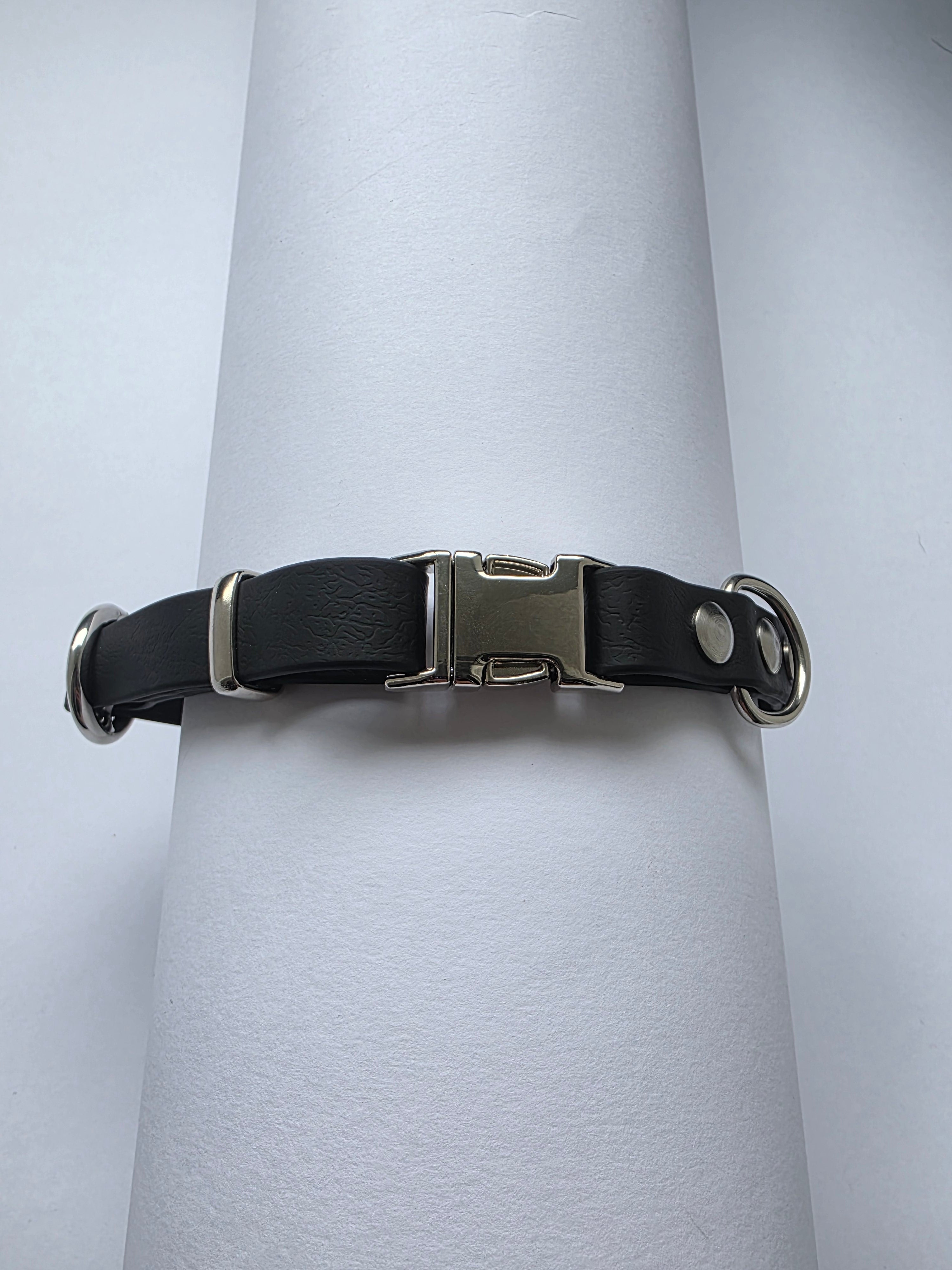 Reguliuojamas antkaklis dengtas PVC, Juodas