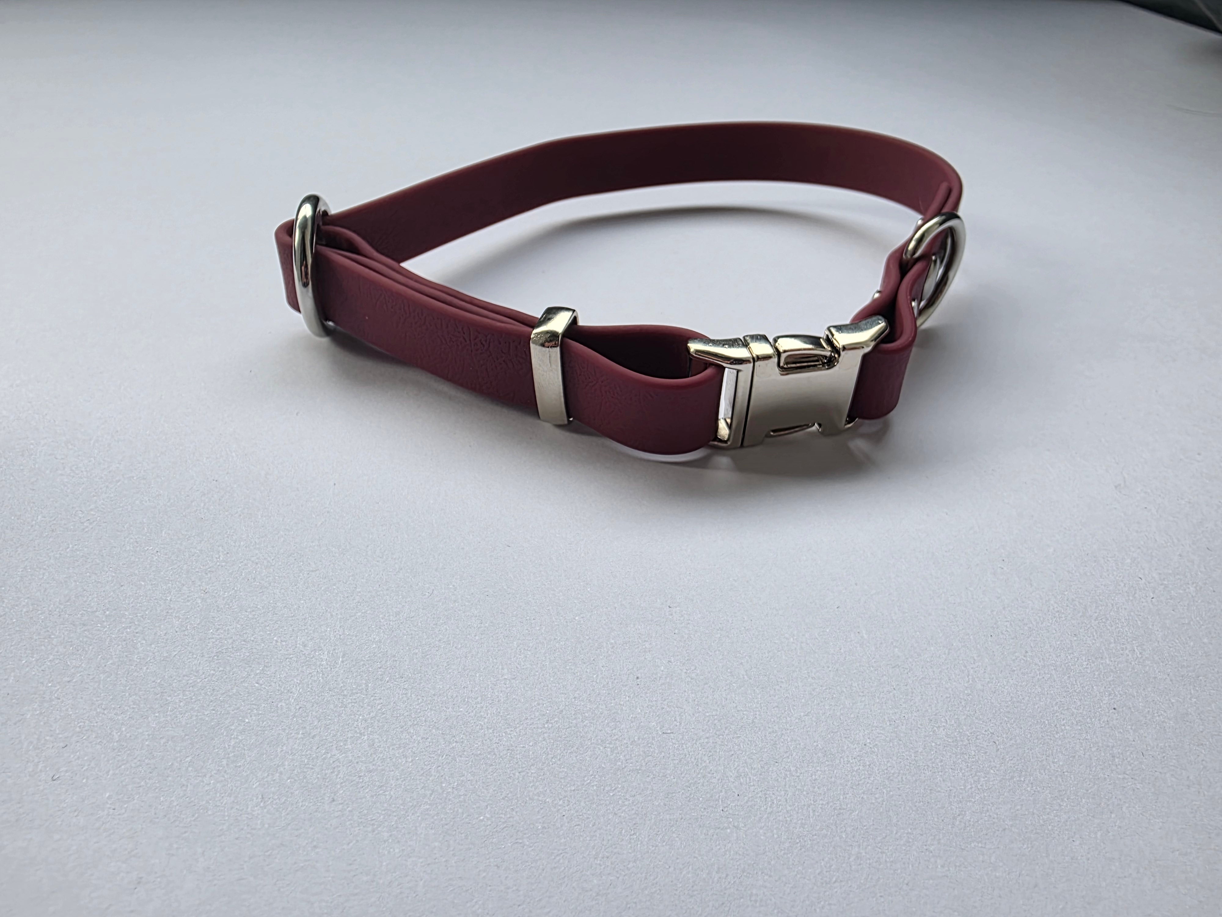 Reguliuojamas antkaklis dengtas PVC, Bordo