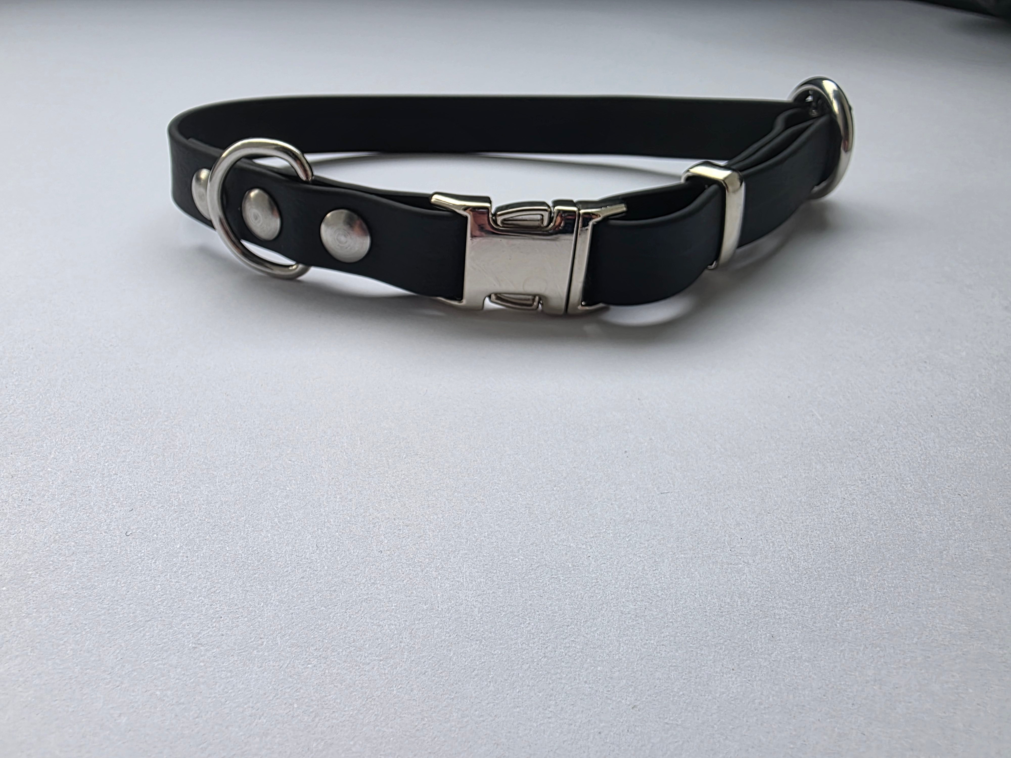 Reguliuojamas antkaklis dengtas PVC, Juodas