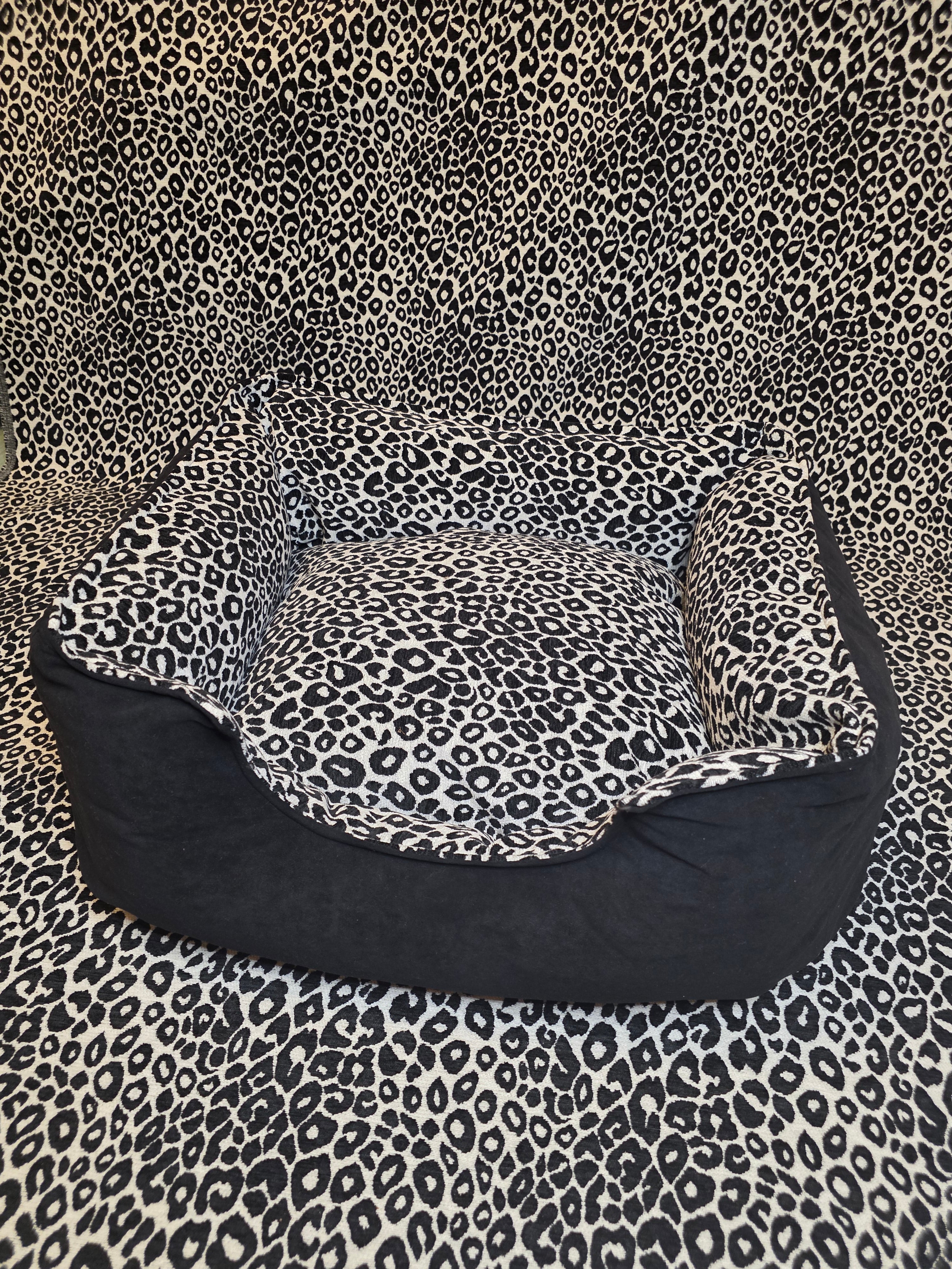 Guolis transformeris iš prabangaus baldinio audinio