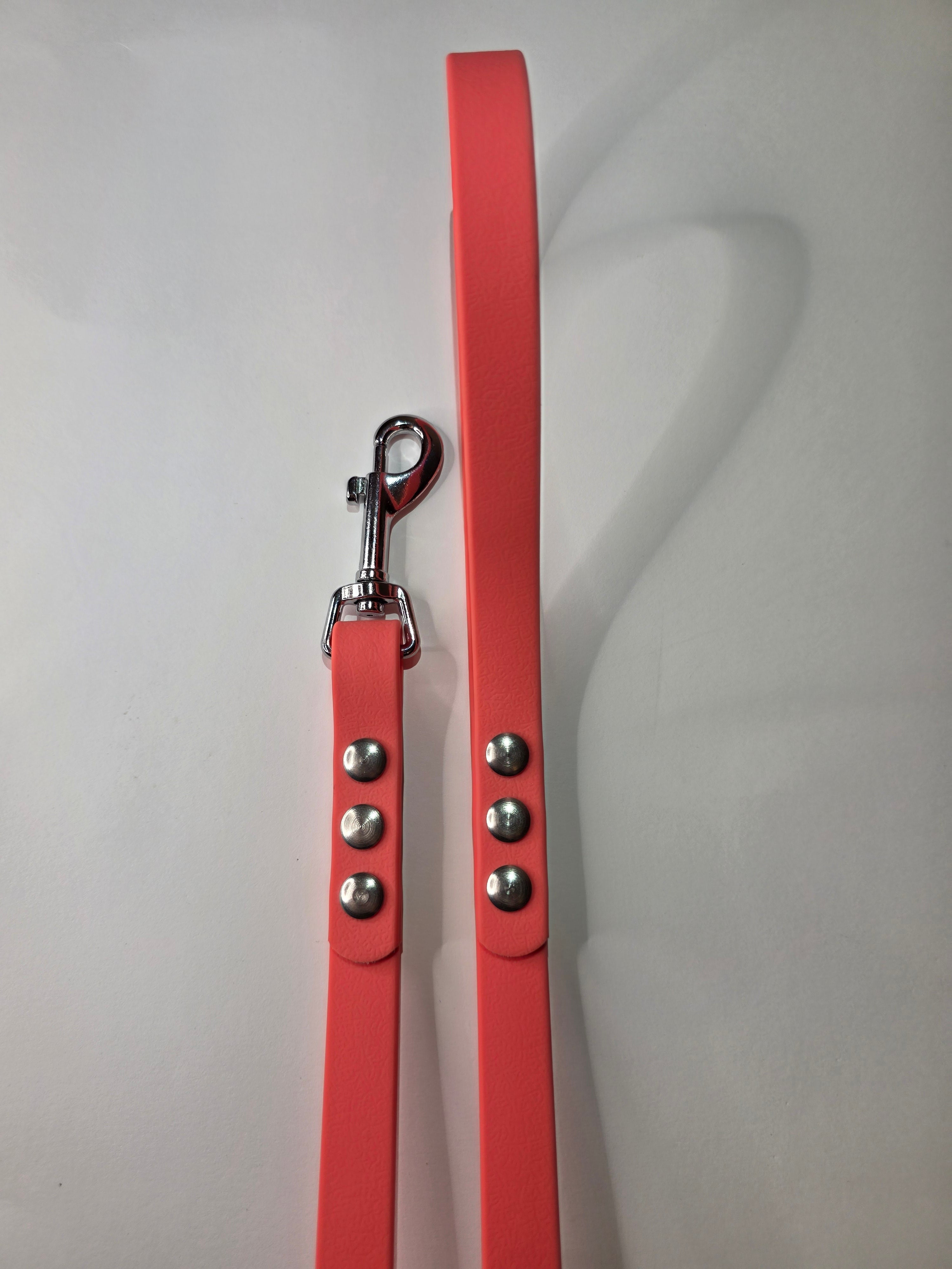 Pavadėlis dengtas PVC, oranžinės spalvos